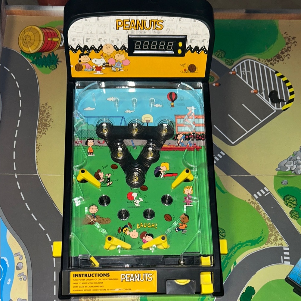 Peanuts Pinball Game - Black, Yellow, and Green